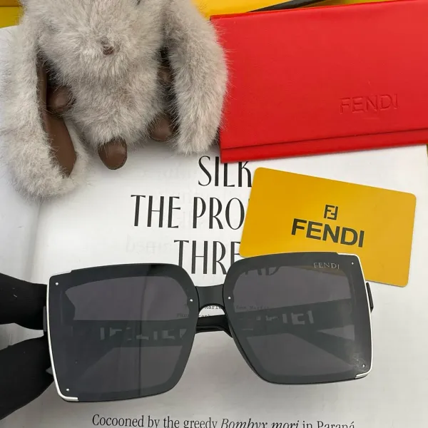 FENDI(フェンディ ) サングラス 24706