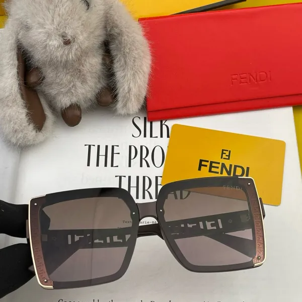 FENDI(フェンディ ) サングラス 24706