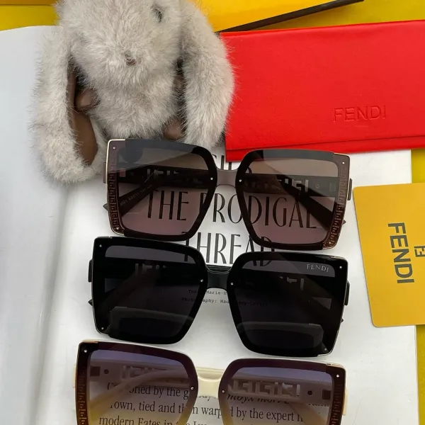FENDI(フェンディ ) サングラス 24706