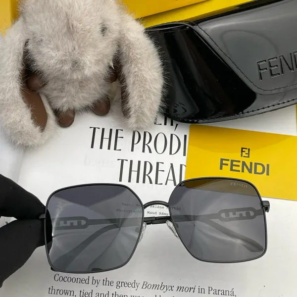 FENDI(フェンディ ) サングラス 24706