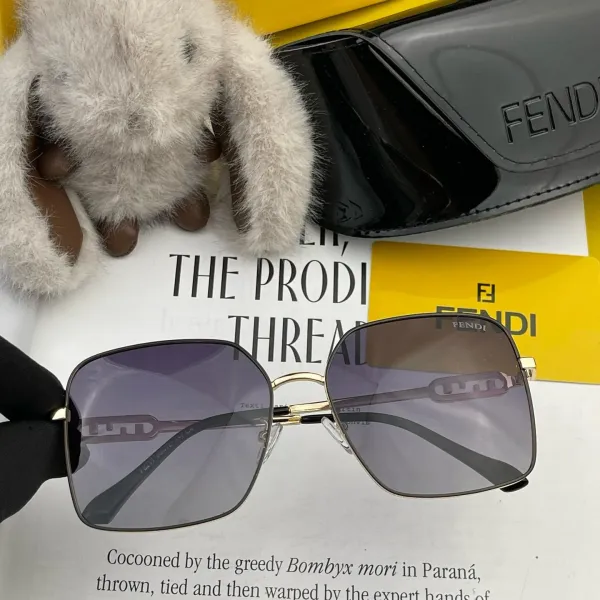 FENDI(フェンディ ) サングラス 24706