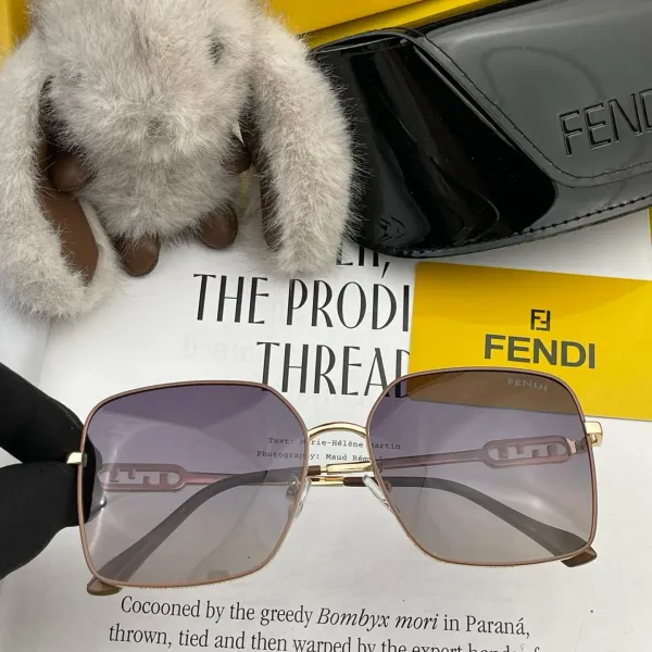 FENDI(フェンディ ) サングラス 24706