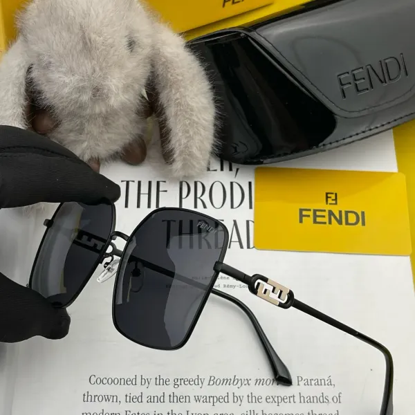 FENDI(フェンディ ) サングラス 24706