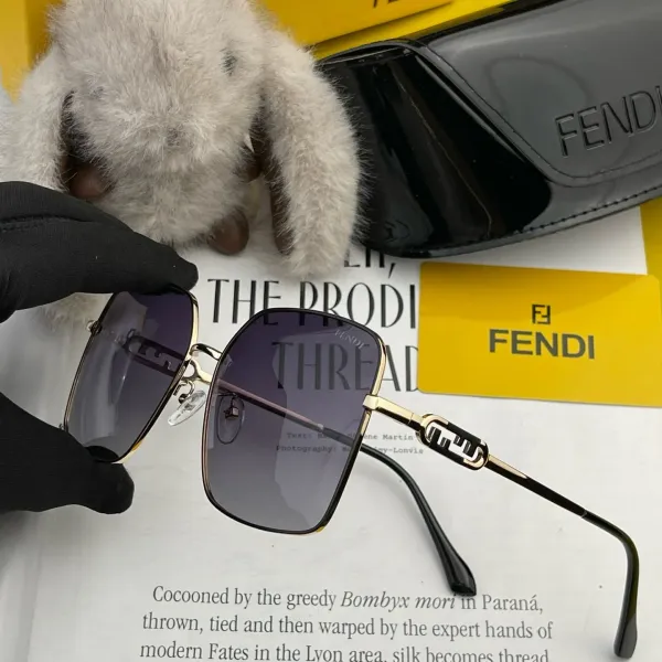 FENDI(フェンディ ) サングラス 24706