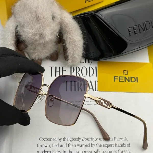 FENDI(フェンディ ) サングラス 24706
