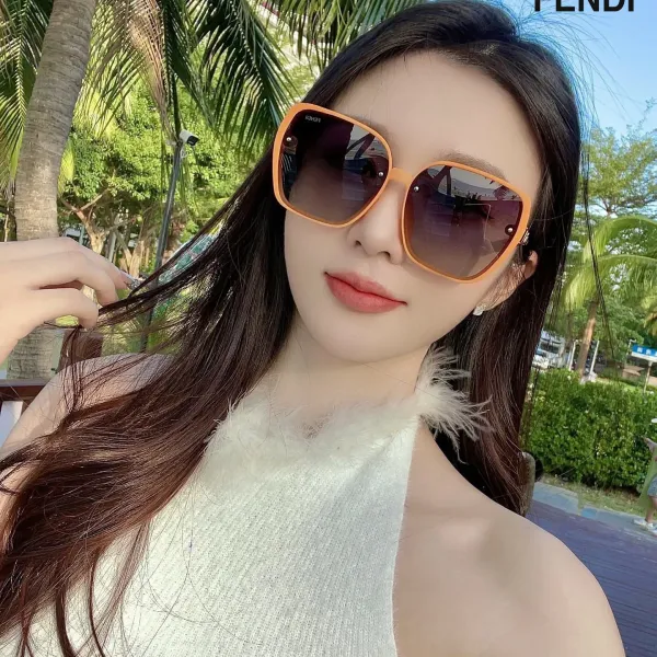 FENDI(フェンディ) サングラス