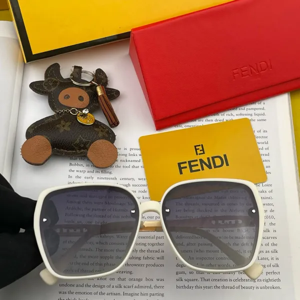 FENDI(フェンディ) サングラス