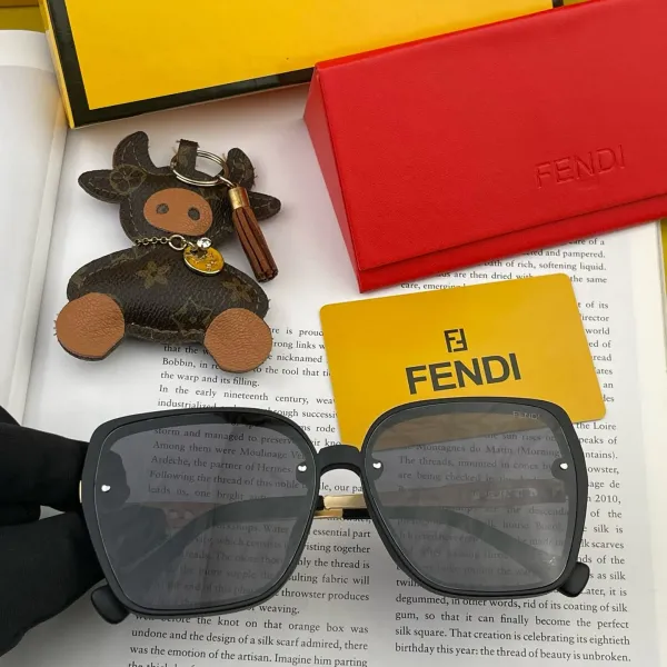 FENDI(フェンディ) サングラス