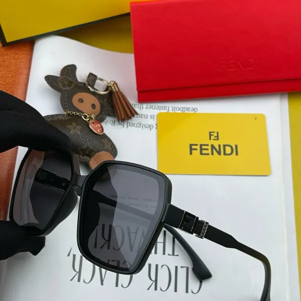 FENDI(フェンディ) サングラス