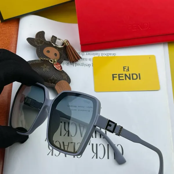 FENDI(フェンディ) サングラス