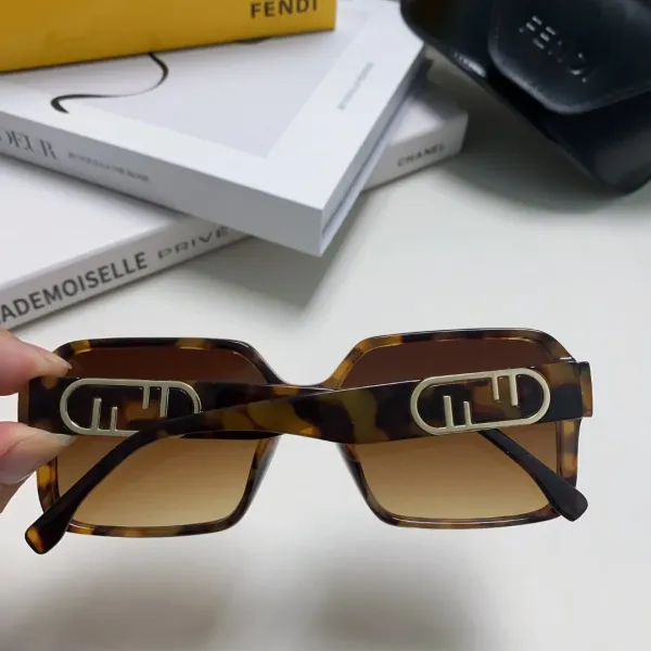 FENDI(フェンディ) サングラス
