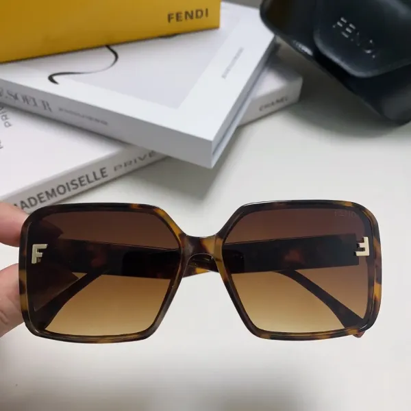 FENDI(フェンディ) サングラス