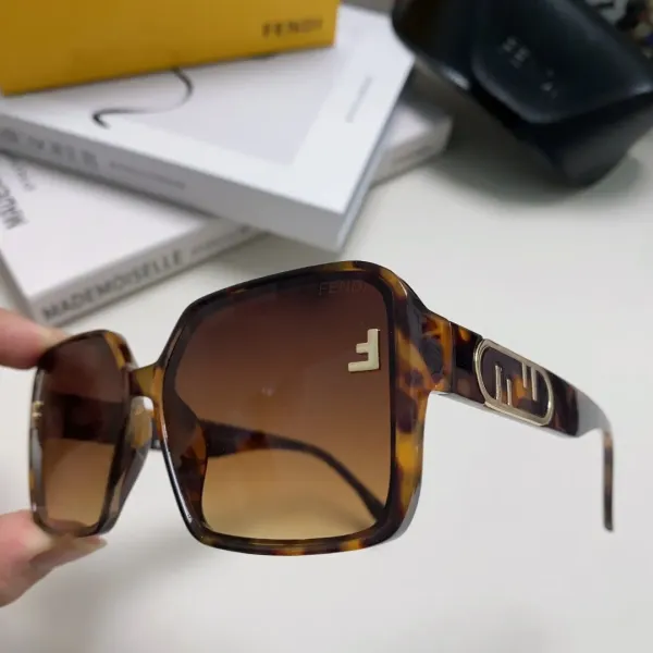 FENDI(フェンディ) サングラス
