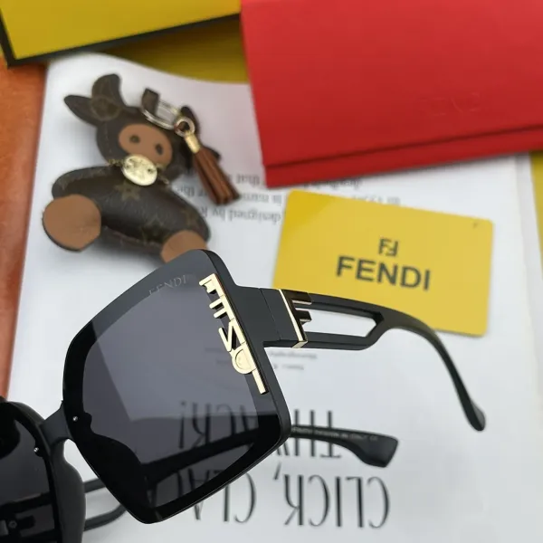 FENDI(フェンディ ) サングラス