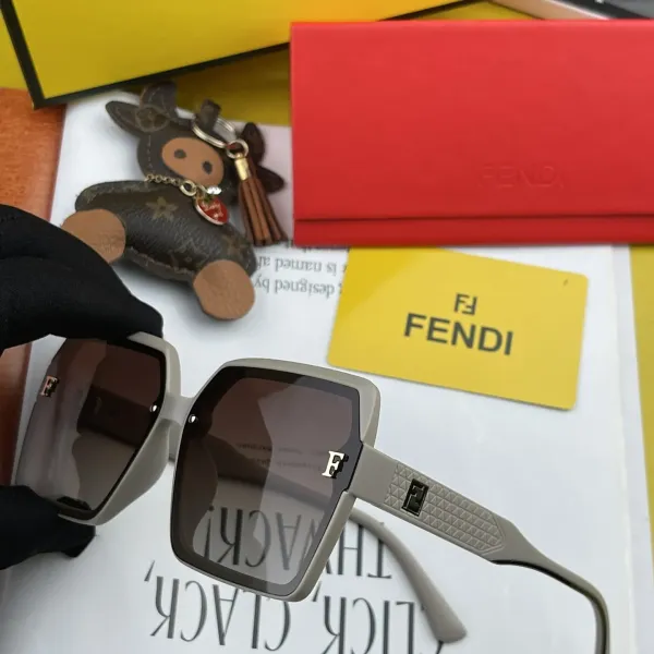FENDI(フェンディ ) サングラス