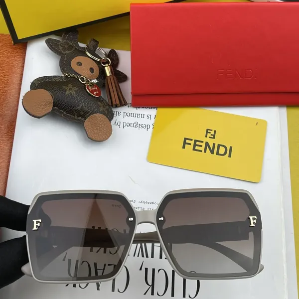 FENDI(フェンディ ) サングラス