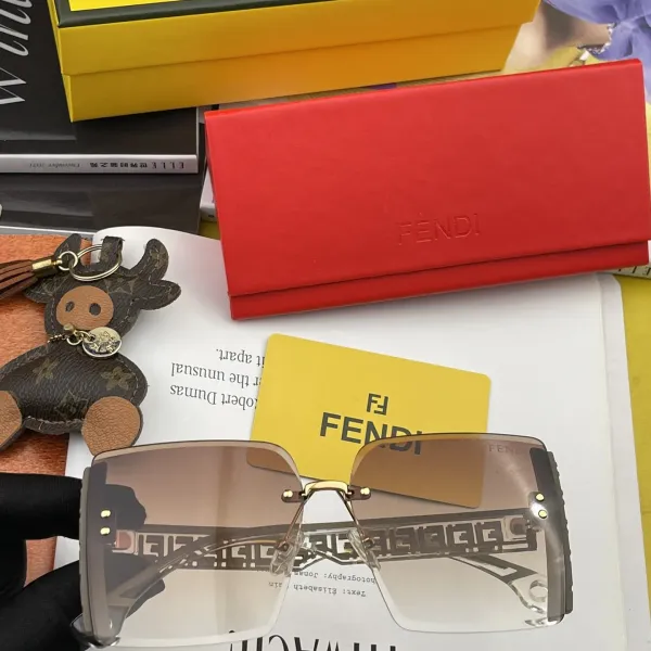 FENDI(フェンディ ) サングラス