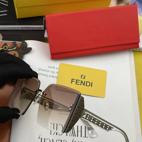 FENDI(フェンディ ) サングラス