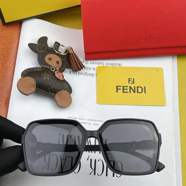 FENDI(フェンディ ) サングラス