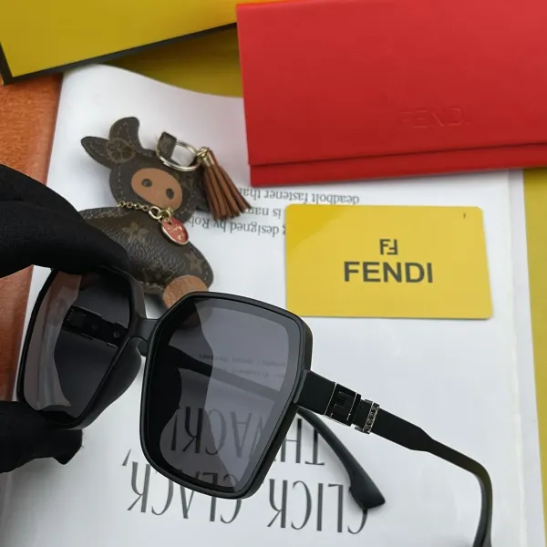 FENDI(フェンディ ) サングラス