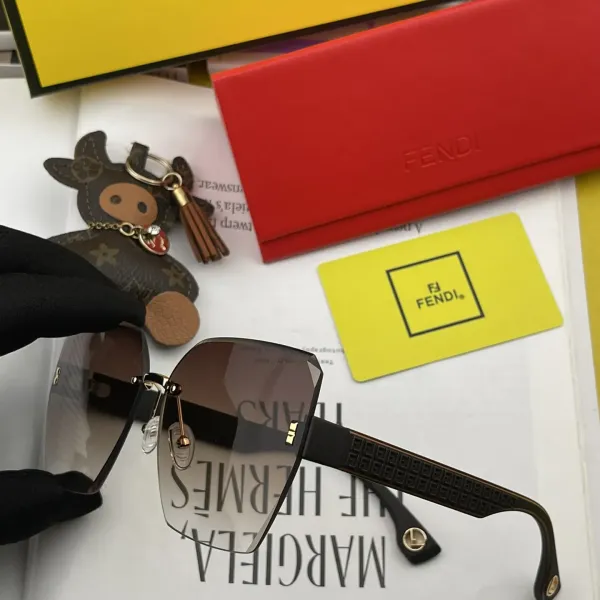 FENDI(フェンディ ) サングラス