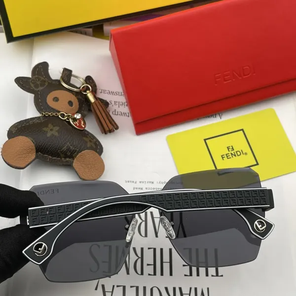 FENDI(フェンディ ) サングラス