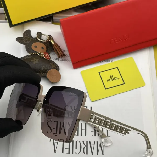 FENDI(フェンディ ) サングラス