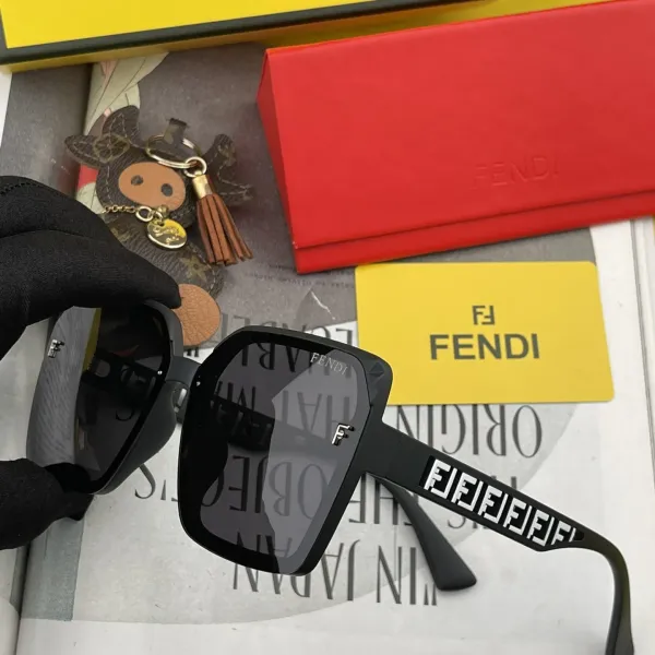 FENDI(  フェンディ ) サングラス