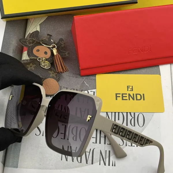 FENDI(  フェンディ ) サングラス