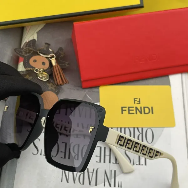 FENDI(  フェンディ ) サングラス