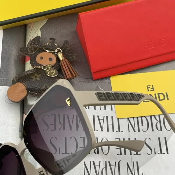 FENDI(  フェンディ ) サングラス