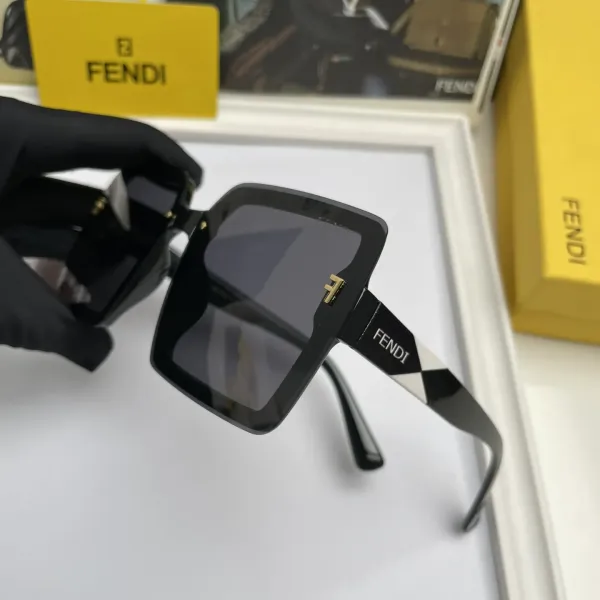 FENDI(  フェンディ ) サングラス