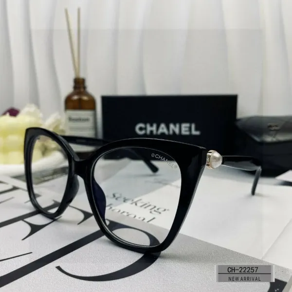 CHANEL( シャネル) サングラス 241012