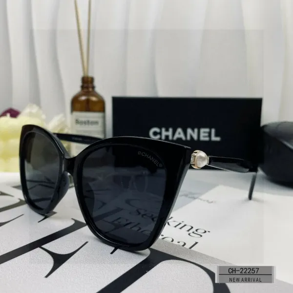 CHANEL( シャネル) サングラス 241012
