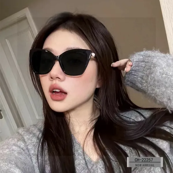 CHANEL( シャネル) サングラス 241012