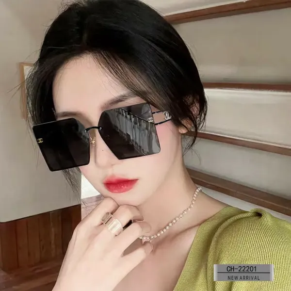 CHANEL( シャネル) サングラス 241012