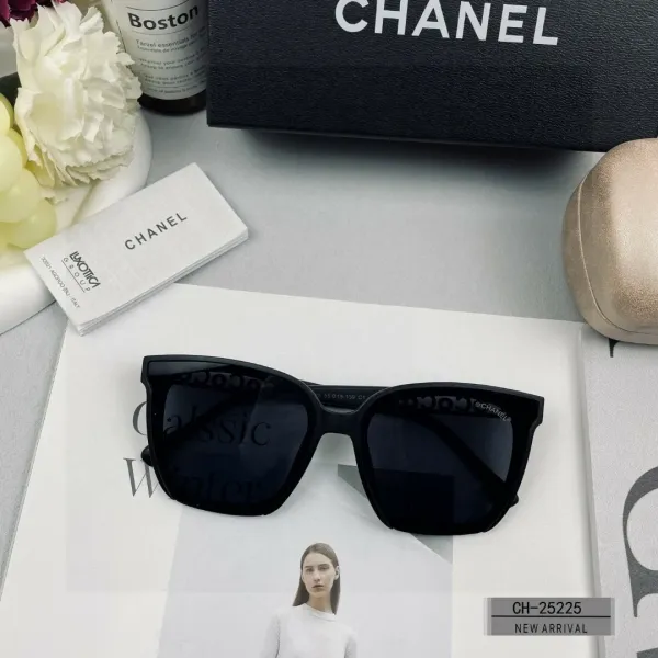 CHANEL( シャネル) サングラス 241012