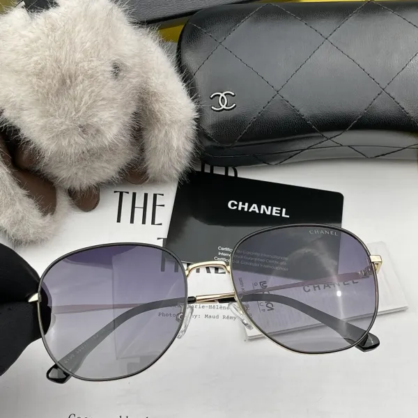 CHANEL( シャネル) サングラス 241012