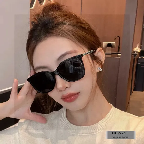 CHANEL( シャネル) サングラス 241012