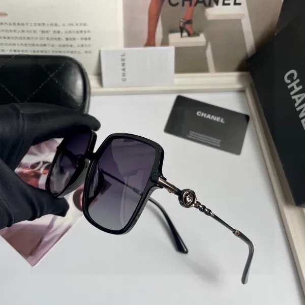 CHANEL( シャネル) サングラス 2475