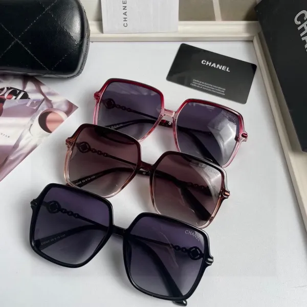 CHANEL( シャネル) サングラス 2475