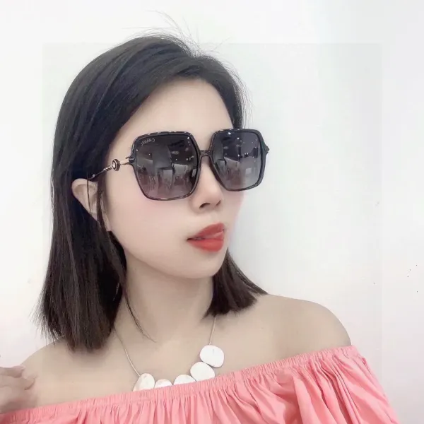CHANEL( シャネル) サングラス 2475