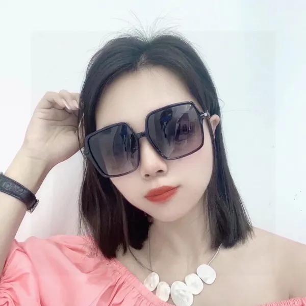 CHANEL( シャネル) サングラス 2475
