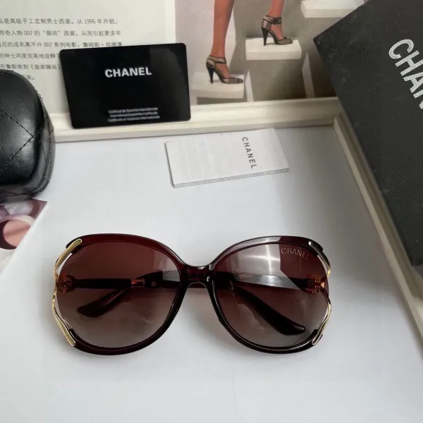 CHANEL( シャネル) サングラス 2475