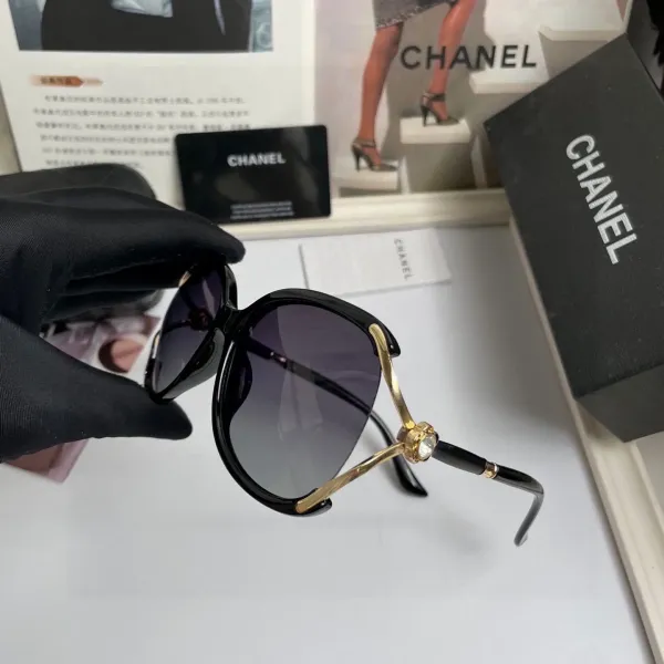 CHANEL( シャネル) サングラス 2475