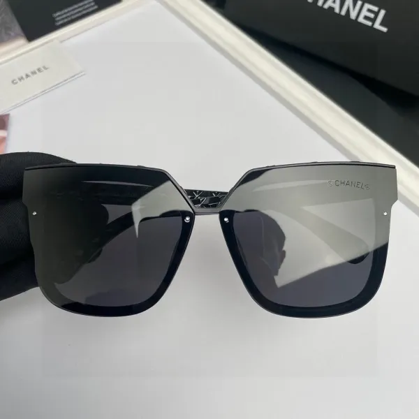 CHANEL( シャネル) サングラス 2475