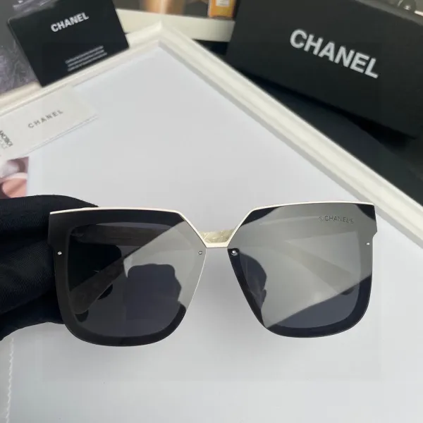 CHANEL( シャネル) サングラス 2475