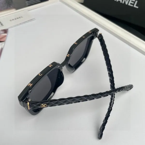 CHANEL( シャネル) サングラス 2475