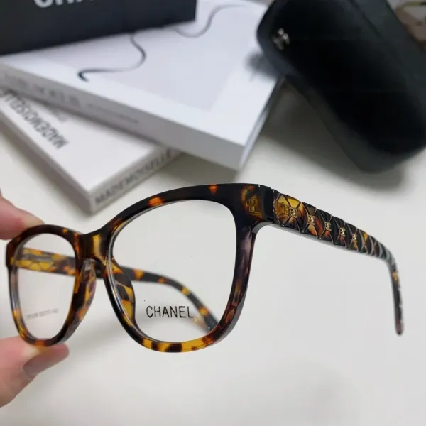 CHANEL( シャネル) サングラス 2475