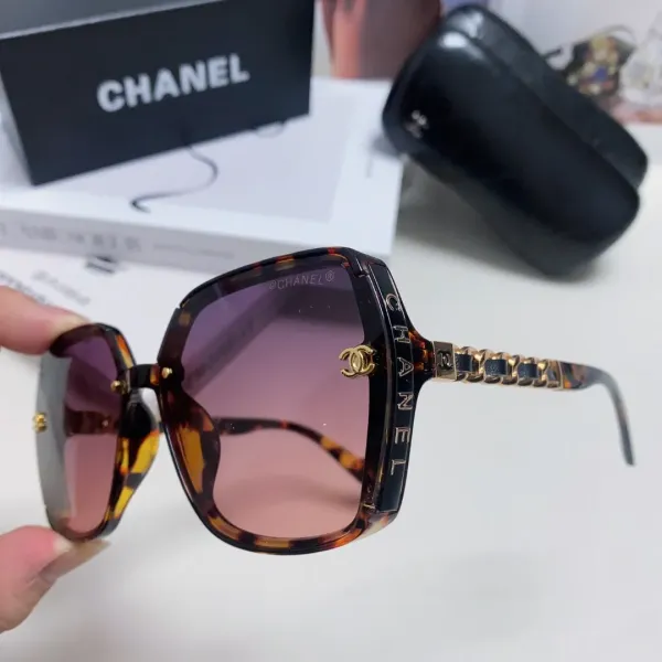 CHANEL( シャネル) サングラス 2475